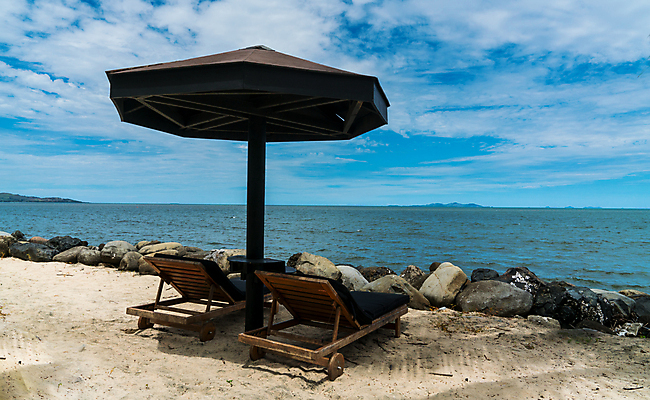 포토 JPG 해외이미지 구름 모래 바다 섬 여행 2 의자 우산 자연 휴가 휴식 풍경 사람없음 야외 물 여름 파란색 맑음 흰색 그늘 휴양지 내추럴 터키석 파라다이스 포트폴리오 해외포토 자연요소 계절 컬러 가구 컨셉 날씨 장소 보석 생태계 파일형식 이미지허브