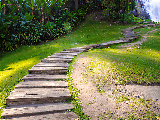포토 JPG 해외이미지 나무 식물 공원 여행 컨셉 잎 건축양식 자국 자연 벽돌 산 풍경 사람없음 야외 목재 초록색 계단 정원 바위 숲 언덕 단계 옛날 해외포토 공공시설 건축 컬러 재료 돌_바위 생태계 파일형식 이미지허브
