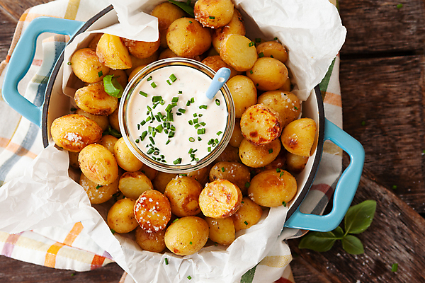 포토 JPG 해외이미지 음식 피망 감자 건강 사람없음 목재 컬러풀 식사 시골 신선 맛 허브 소금 레시피 바질 점심식사 쪽파 입가심 해외포토 나무 식물 컬러 컨셉 채소 재료 파 파일형식 이미지허브