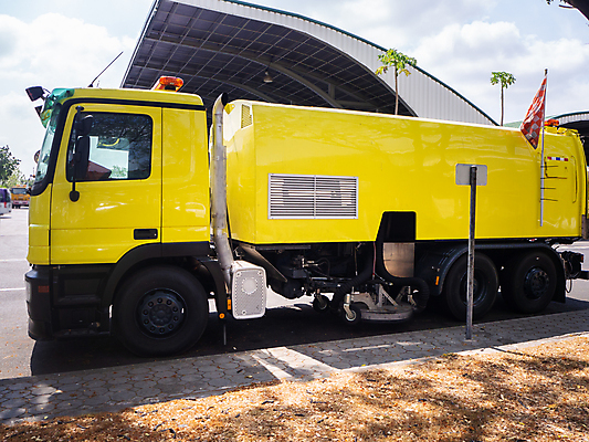 포토 JPG 해외이미지 도로 자동차 거리 사람없음 야외 청결 장비 운전 도시 청소 쓸기 청소차 해외포토 길 육상교통 교통시설 모션 위생 특수차량 파일형식 이미지허브