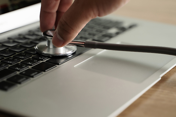 포토 JPG 해외이미지 컨셉 인터넷 청진기 모바일 건강 사람 사람없음 노트북 스마트폰 핸드폰 컴퓨터 약 자료 진료 장비 의사 정보 키보드 바이러스 수리 벌레 어플리케이션 위협 스마트 오브젝트 검색 잠금 보안 시스템 고정 온라인 유지 발견 돌봄 업데이트 오류 지원 해외포토 곤충 의학 의료기기 모션 안전 전자제품 스마트기기 의료진 파일형식 이미지허브