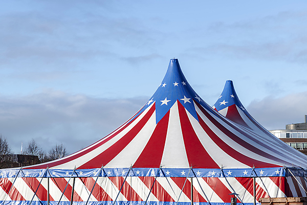 포토 JPG 해외이미지 배너 외관 공원 포스터 하늘 텐트 이벤트 사람없음 야외 빨간색 파란색 컬러풀 파티 축제 경기장 줄무늬 공연 기쁨 놀이공원 수확 흰색 깃발 정상 큼 서커스 극장 향수 천막 쇼 공평 해외포토 공공시설 감정 컬러 무늬 농업 스포츠시설 캠핑도구 화장품 테마파크 크기 파일형식 이미지허브