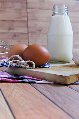 포토 JPG 해외이미지 음식 빵 백그라운드 재료 탁자 디저트 주택 건강 요리 사람없음 목재 갈색 쿠키 케이크 주방 계란 식사 빵집 우유 흰색 도구 신선 사발 가루 설탕 굽기 준비 유기농 날것 반죽 밀가루 레시피 성분 팬케이크 내추럴 페스츄리 핸드메이드 해외포토 나무 웰빙 컬러 가구 유제품 건물 상점 알 사기그릇 구이 파일형식 이미지허브