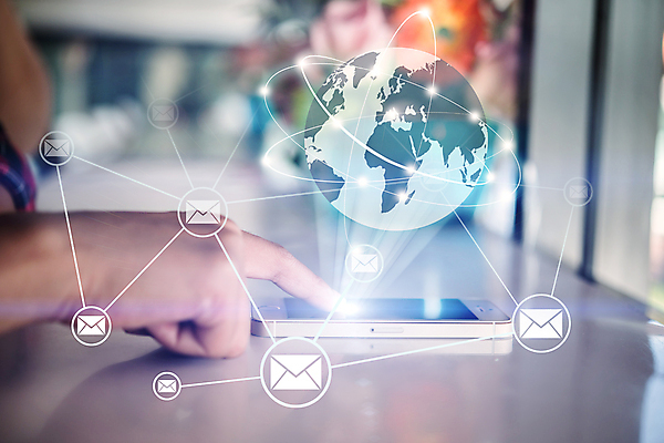 포토 JPG 해외이미지 손 지구 여행 백그라운드 컨셉 지도 비즈니스 관계 사람 사람없음 파란색 빛 세계 글로벌 지구본 여행객 환경 행성 터치 비즈니스맨 네트워크 심볼 서비스 사인 무역 상담 보험 더블 돌봄 여의주 효과 해외포토 남자 산업 컬러 모션 신체부위 우주 직장인 파일형식 이미지허브