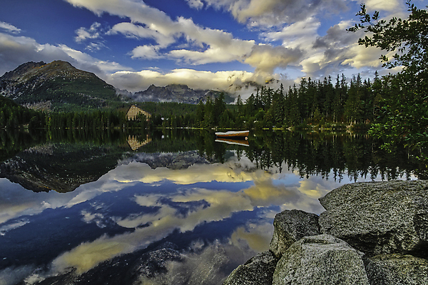 포토 JPG 해외이미지 나무 계절 유럽 호수 여행 자연 하늘 휴가 산 풍경 사람없음 야외 가로 초록색 물 반사 환경 맑음 하이킹 바위 시골 신선 보트 숲 언덕 휴양지 장면 지역 암초 산악지대 생태학 슬로바키아 웅장함 절정 해외포토 자연요소 식물 교육 나라 컬러 배_교통 레저 날씨 장소 돌_바위 생태계 파일형식 이미지허브