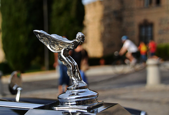 포토 JPG 해외이미지 손 디자인 여행 백그라운드 컨셉 날개 비즈니스 교통시설 자동차 사람 사람없음 물 파란색 빛 금속 운전 젖음 수확 골동품 흰색 클래식 우아함 떨어짐 은색 전시회 심볼 사인 복고 방콕 쇼 엔진 옛날 자동 스타일 해외포토 자연요소 육상교통 컬러 교통 농업 모션 태국 재질 신체부위 전시 시설 파일형식 이미지허브