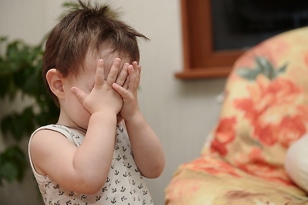 포토 JPG 해외이미지 모델 라이프스타일 손 옷 행복 얼굴 어린이 백그라운드 장난 놀이 실내 관리 한명 10대 머리 유행 기쁨 덮개 게임 아기 숨김 개발 걸음마 그런지 숨기 시각장애인 천진난만 힙스터 해외포토 1 패션 감정 컨셉 모션 청소년 사람 내부 생활 신체부위 뚜껑 장애인 파일형식 이미지허브