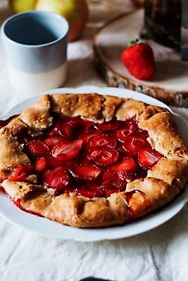 포토 JPG 해외이미지 접시 계절 열매 음식 분홍색 백그라운드 잎 과일 딸기 디저트 사람없음 목재 쿠키 케이크 식당 초콜릿 숟가락 식사 빵집 흰색 대접 신선 원형 달콤 맛 아침식사 작음 설탕 굽기 민트 크림 상쾌 유기농 산딸기 블랙베리 영양분 제빵사 타르트 페스츄리 핸드메이드 더스트파티클 해외포토 도형 나무 식물 직업 식기 웰빙 감정 빵 컬러 컨셉 재료 수저 상점 크기 구이 허브 파이_빵 파일형식 이미지허브