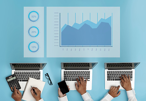 포토 JPG 해외이미지 직업 여자 남자 종이 컨셉 비즈니스 사업가 부분 손가락 성공 협력 직장 설명 사람 사람없음 금융 경제 흰색 가리킴 작업 비즈니스우먼 시장 결과 계획 주식 토론 강의 동료 보고서 문서 보여주기 자원 회계 리뷰 업그레이드 경제학 해외포토 손 교육 컬러 회사 관계 모션 손짓 직장인 파일형식 이미지허브