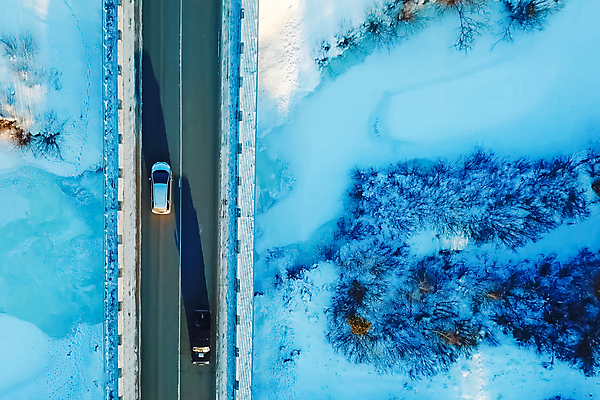포토 JPG 해외이미지 도로 길 여행 겨울 교통시설 자동차 자연 안테나 풍경 사람없음 야외 물 강 도시풍경 가을 도시 고속도로 정상 아스팔트 드론 선로 우크라이나 자동 조감도 해외포토 자연요소 계절 유럽 육상교통 교통 통신 시설 생태계 파일형식 이미지허브