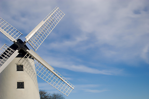 포토 JPG 해외이미지 바다 섬 여행 창문 하늘 바람 영국 웨일즈 항해 흑백 풍경 사람없음 건물 목재 검은색 힘 풍차 흰색 작업 역사 낟알 밀가루 방앗간 해외포토 자연요소 나무 건축물 유럽 컬러 배_교통 재료 날씨 촬영기법 가루 파일형식 이미지허브