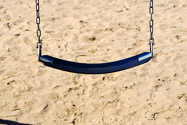 포토 JPG 해외이미지 공원 어린이 모래 의자 놀이 사람없음 야외 청춘 세트 장난감 갈색 금속 검은색 침묵 장비 게임 고독 놀이터 플라스틱 오브젝트 그네 무료 혼자 해외포토 공공시설 감정 컬러 가구 컨셉 재질 사람 소리 파일형식 이미지허브