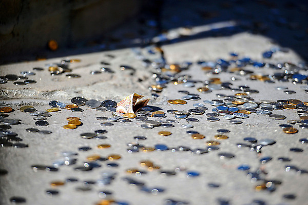 포토 JPG 해외이미지 종교 종이 백그라운드 지폐 돈 불교 비즈니스 태국 추상 사람없음 금융 상자 쌓기 믿음 동전 중국 흰색 사찰 항아리 재산 투자 베이징 기부 라마 미얀마 버마 신앙심 많음 자선단체 해외포토 감정 아시아 컬러 컨셉 무늬 종교건축 모션 경제 도자기 그룹 자선 파일형식 이미지허브