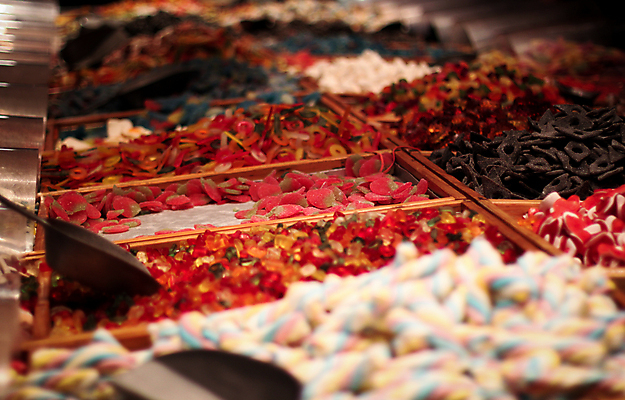 포토 JPG 해외이미지 어린이 음식 백그라운드 과일 디저트 프레임 건강 사탕 사람없음 컬러풀 세일 과자 상점 초콜릿 축제 할로윈 생일 그룹 맛 폐기물 수집 가득함 잇몸 해로움 많음 해외포토 기념일 컬러 컨셉 신체 사람 쓰레기 파일형식 이미지허브