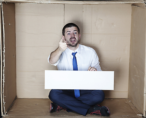 포토 JPG 해외이미지 전신 백인 남자 한명 성인 앞모습 상자 사무실 비즈니스맨 가부좌 갇힘 답답함 성인남자한명만 카피스페이스 해외포토 서양인 1 뷰포인트 비즈니스 모션 사람 앉기 공백 직장인 감각 남자한명만 성인남자만 파일형식 이미지허브