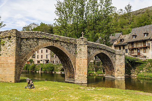 포토 JPG 해외이미지 여행 휴가 사람없음 야외 강 도시풍경 여행객 프랑스 짐 중세 방법 해외포토 유럽 사람 풍경 도시 역사 파일형식 이미지허브