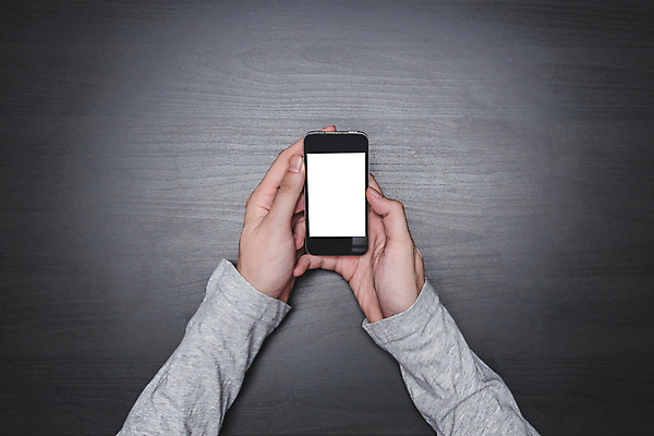 포토 JPG 해외이미지 손 남자 백그라운드 인터넷 비즈니스 통신 손가락 탁자 성인 사람없음 빛 스마트폰 핸드폰 컴퓨터 우주 스크린 검은색 공백 장비 업무 네트워크 휴대용 전화기 책상 부름 구성 해외포토 컬러 가구 모션 사람 신체부위 전자제품 스마트기기 작업 오브젝트 파일형식 이미지허브