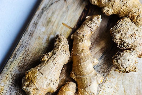 포토 JPG 해외이미지 실내 근접촬영 사람없음 생강 나무도마 해외포토 뷰포인트 채소 도마 내부 목재 파일형식 이미지허브