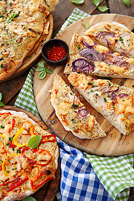 포토 JPG 해외이미지 전통 음식 양파 치즈 사람없음 목재 세로 저녁식사 버섯 시골 맛 굽기 허브 소금 레시피 점심식사 입가심 짠맛 크림치즈 핸드메이드 해외포토 나무 식물 컨셉 채소 재료 유제품 식사 구이 파일형식 이미지허브