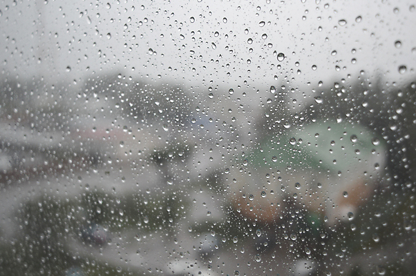 포토 JPG 해외이미지 백그라운드 패턴 창문 자연 유리 표면 날씨 추상 사람없음 물 거품 젖음 추위 물방울 투명 액체 떨어짐 빗방울 질감 폭풍 해외포토 자연요소 컨셉 무늬 재질 비_날씨 생태계 파일형식 이미지허브