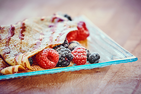 포토 JPG 해외이미지 전통 접시 음식 백그라운드 과일 딸기 디저트 건강 요리 사람없음 목재 빛 초콜릿 식사 흰색 신선 달콤 맛 아침식사 정상 굽기 블루베리 산딸기 시럽 꿀 팬케이크 점심식사 고립 마멀레이드 얇은 크레이프 해외포토 나무 식기 컬러 컨셉 재료 케이크 잼 구이 파일형식 이미지허브