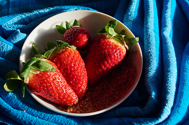 포토 JPG 해외이미지 1 열매 음식 백그라운드 잎 다이어트 과일 딸기 아이스크림 건강 종류 사람없음 빨간색 초록색 빛 세트 활발 신선 그룹 사발 달콤 맛 상쾌 유기농 아로마 내추럴 강렬 고립 구역 숙성 채식주의자 카피스페이스 비건 해외포토 식물 웰빙 감정 컬러 컨셉 디저트 공백 사기그릇 채식 파일형식 이미지허브