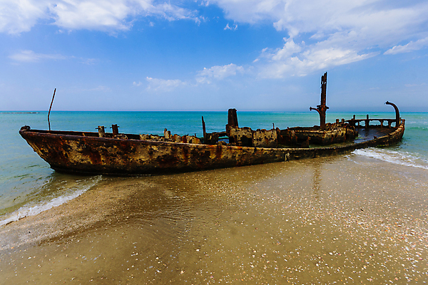 포토 JPG 해외이미지 모래 바다 여행 하늘 항해 사람없음 물 파란색 손상 보트 지중해 철 부식 함선 옛날 이스라엘 조난 파멸 해외포토 자연요소 컬러 컨셉 배_교통 서아시아 파일형식 소멸 이미지허브