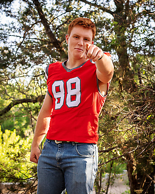 포토 JPG 해외이미지 남자 행복 여유 포즈 졸업 학교 성공 기념 한명 소년 10대 빨간색 파란색 축구 끝 주근깨 저지 플레이어 해외포토 1 교육 감정 어린이 컬러 컨셉 청소년 사람 구기 점 파일형식 이미지허브
