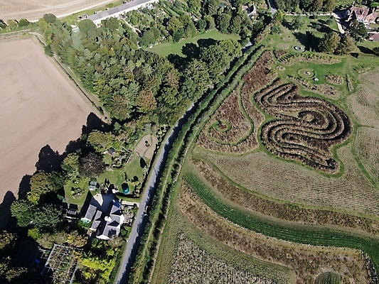 포토 JPG 해외이미지 패턴 밭 안테나 사람없음 정원 소용돌이 시골 미로 드론 내려보기 해외포토 무늬 농업 통신 모션 회오리 파일형식 이미지허브