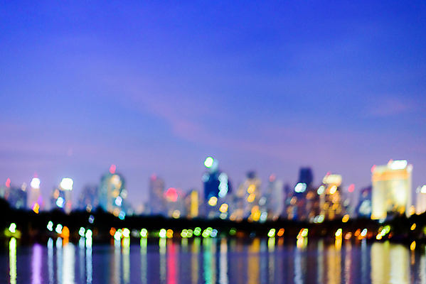 포토 JPG 해외이미지 공원 아시아 호수 백그라운드 크리스마스 오렌지 태국 추상 전등 거리 풍경 사람없음 건물 빨간색 초록색 파란색 빛 강 도시풍경 컬러풀 반사 탑 어둠 새벽 거울 회색 도시 야간 소프트포커스 방콕 보케 장면 타운 스카이라인 블러 유흥 해외포토 자연요소 건축물 공공시설 기념일 나라 컬러 무늬 과일 조명 촬영기법 파일형식 이미지허브