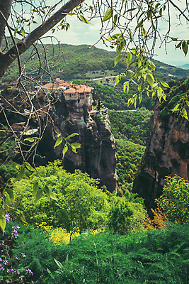 포토 JPG 해외이미지 전통 종교 도로 십자가 건축양식 자동차 산 파노라마 풍경 사람없음 건물 교회 마을 계곡 일몰 시골 역사 재산 정상 그리스 언덕 신성 수도원 그리스인 복잡 수녀원 옛날 회랑 메테오라 해외포토 서양인 건축물 건축 유럽 길 육상교통 컨셉 종교건축 교통시설 촬영기법 금융 노을 세계문화유산 복도 파일형식 이미지허브
