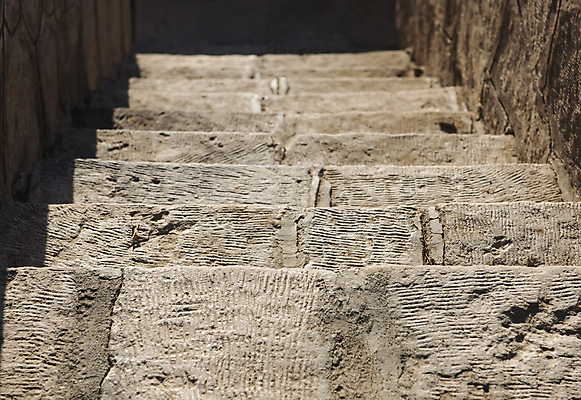 포토 JPG 해외이미지 벽 포장 추상 벽돌 경사 사람없음 야외 계단 시골 가장자리 소프트포커스 묘사 단계 해외포토 무늬 촬영기법 둘레 파일형식 이미지허브