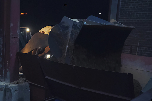 포토 JPG 해외이미지 식물 산업 선 벽 유니폼 공장 교통시설 벽돌 바닥 사람없음 건물 장식 빨간색 갈색 검은색 블록 장비 도시 도자기 작업실 오븐 소프트포커스 굽기 준비 질감 날것 점토 건축업자 고체 곰팡이 방법 컨베어밸트 콘크리트 프로젝트 하드웨어 해외포토 건축물 옷 건축 컬러 교통 공업 촬영기법 컴퓨터 기계 가전제품 구이 시설 파일형식 이미지허브