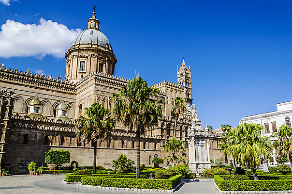 포토 JPG 해외이미지 조각 여행 미술 서기 사람없음 건물 조각상 성당 교회 여행객 정원 이탈리아 센터 우아함 지중해 분수 광장 종탑 일반 우수 해외포토 건축물 유럽 바다 컨셉 종교건축 모션 문화예술 사람 조형물 탑 절기 파일형식 이미지허브