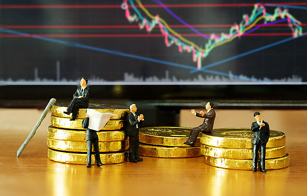 포토 JPG 해외이미지 컨셉 돈 비즈니스 성공 아이디어 안전 사람 앉기 사람없음 금융 경제 독서 숫자 쌓기 달러 동전 미니어처 저축 성장 업무 비즈니스맨 신문 시장 재산 황금 주식 위험 은퇴 상인 심볼 촛대 투자 이익 대출 수입 예산 투자자 해외포토 문자 남자 모션 간행물 모형 작업 직장인 뉴스 파일형식 이미지허브