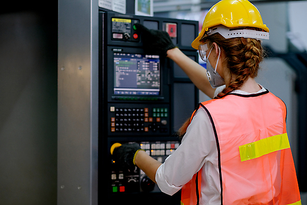 포토 JPG 해외이미지 식물 직업 여자 산업 안경 포즈 유니폼 비즈니스 공장 노동자 고글 실내 한명 서기 성인 터치패드 기계 과학기술 작업 자신감 수술 기술자 엔지니어 제조 보호 감독 안전모 헬멧 휴대용 창고 확인 감독관 정비공 공학 운영자 제어 주목 연습생 해외포토 1 잡화 옷 교육 감정 컨셉 공업 의학 모션 기술 사람 내부 치료 안전장비 보호장비 연습 오브젝트 파일형식 이미지허브
