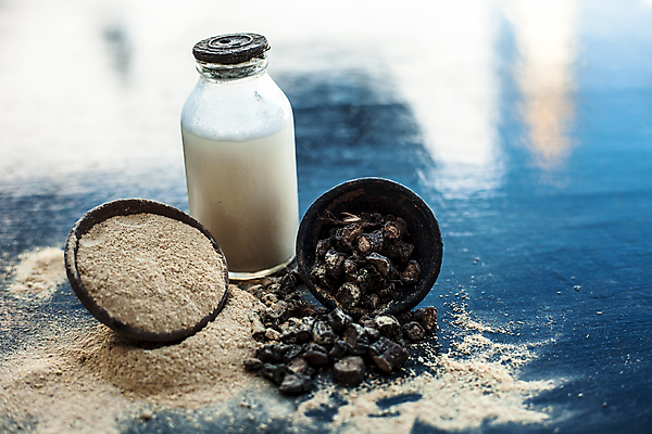 포토 JPG 해외이미지 여자 건강 사람없음 치료 초록색 약 흰색 사발 약초 가루 인도인 허브 유기농 뿌리 거미 점토 시스템 고립 에이즈 치유 카운트 해외포토 외국인 식물 웰빙 컬러 곤충 의학 사람 동양인 풀_식물 사기그릇 질병 파일형식 이미지허브