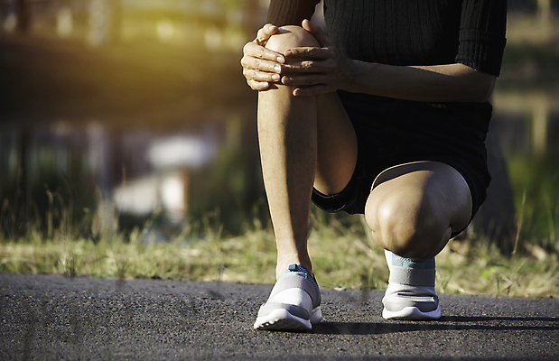 포토 JPG 해외이미지 손 남자 스포츠 백그라운드 신체 근육 건강 사람 성인 사람없음 빨간색 약 검은색 고통 잡기 마사지 상처 무릎 테라피 발목 달리기선수 돌봄 부담 해외포토 감정 컬러 의학 모션 발 신체부위 뷰티 육상선수 파일형식 이미지허브