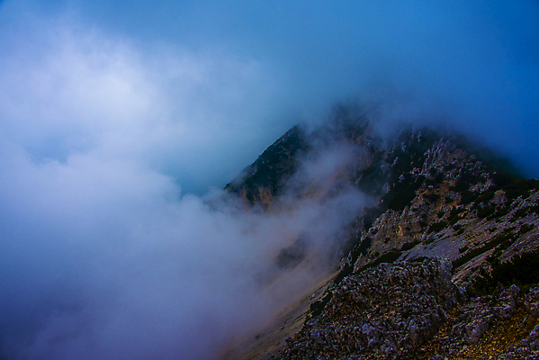 포토 JPG 해외이미지 구름 유럽 길 여행 밭 자국 자연 하늘 휴가 산 파노라마 풍경 사람없음 야외 초록색 물 파란색 도시풍경 농장 평화 맑음 이탈리아 하이킹 흰색 시골 그룹 군중 오솔길 고도 알프스 양모 절정 해외포토 자연요소 나라 컬러 컨셉 농업 레저 날씨 촬영기법 사람 직물 도시 생태계 파일형식 이미지허브