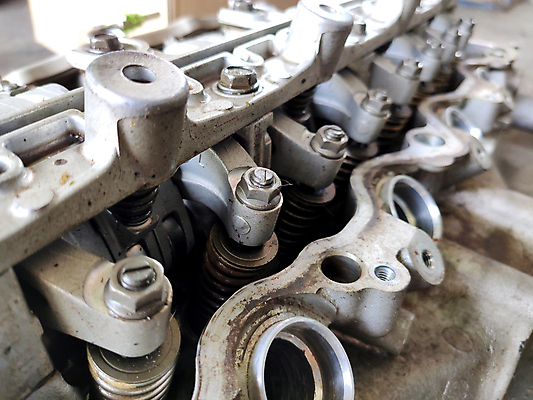 포토 JPG 해외이미지 산업 부분 공장 교통시설 자동차 사람없음 머리 금속 힘 기계 블록 수리 엔진 정비공 모터 실린더 옛날 자동 철강 해외포토 육상교통 교통 공업 재질 신체부위 기술자 시설 파일형식 이미지허브