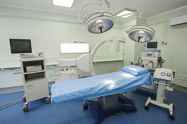 포토 JPG 해외이미지 의료기기 조명 병원 사람없음 내부 모니터 침대 긴급 수술 튜브 외과 병실 환풍기 작동 해외포토 가구 의학 치료 컴퓨터 장비 파일형식 이미지허브