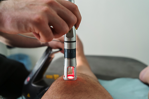 포토 JPG 해외이미지 직업 손 파도 신체 근육 휴식 건강 병원 관리 사람없음 치료 약 고통 터치 환자 의사 대접 마사지 질병 접속 장애인 지압 피부 무릎 충격 목 테라피 거짓말 돌봄 물리치료 요통 재활 조작 해외포토 감정 바다 컨셉 의학 모션 신체부위 뷰티 의료진 장애 허리통증 파일형식 이미지허브