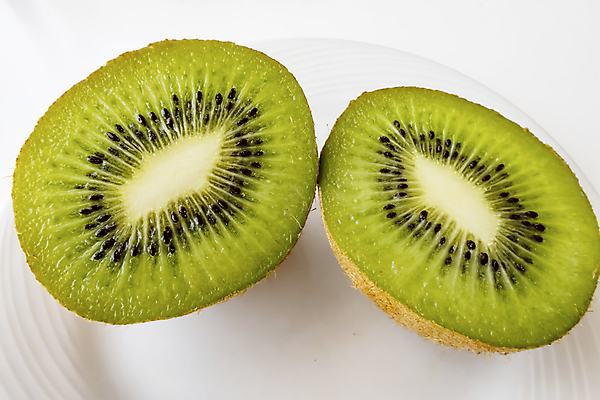 포토 JPG 해외이미지 그릇 조각 백그라운드 단면 키위 사람없음 초록색 달콤 상큼 키위씨 해외포토 식기 컬러 과일 씨앗 맛 파일형식 이미지허브