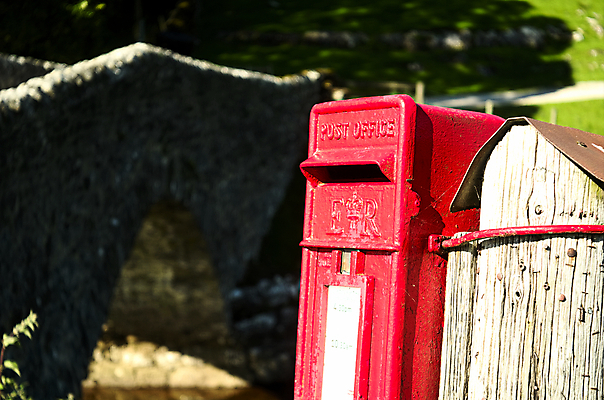 포토 JPG 해외이미지 공원 국립공원 사람없음 빨간색 물 햇빛 평화 침묵 농촌 시골 요크셔테리어 편지 언덕 북쪽 멀리 고립 옛날 전국 해외포토 자연요소 공공시설 컬러 컨셉 태양 소리 테리어 방향 파일형식 이미지허브