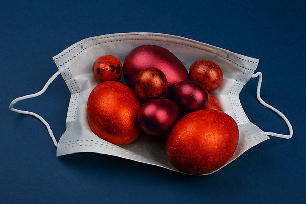 포토 JPG 해외이미지 디자인 얼굴 백그라운드 컨셉 돈 비즈니스 휴가 부활절 아이디어 건강 가면 사람없음 빨간색 금융 파란색 약 파티 건강관리 계란 흰색 축하 재산 바이러스 둥지 보호 질병 사냥 감염 보물 취소 돌봄 전염병 해외포토 기념일 컬러 의학 모션 관리 이벤트 신체부위 경제 알 파일형식 이미지허브