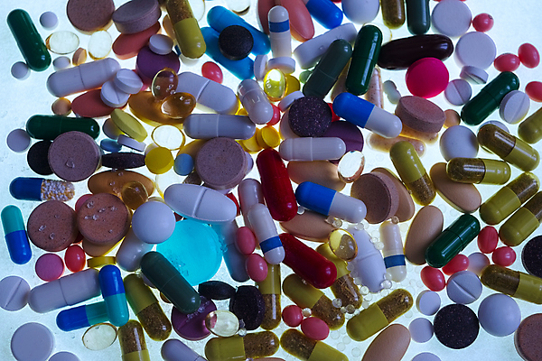 포토 JPG 해외이미지 과학 백그라운드 컨셉 건강 병원 사람없음 치료 알약 약 고통 흰색 약초 질병 컨테이너 약국 두통 처방 테라피 중독 조제 보충 고립 돌봄 마약 복용 진통제 치료제 헬프 항생제 해외포토 감정 산업 컬러 의학 모션 뷰티 도움 풀_식물 만들기 파일형식 이미지허브