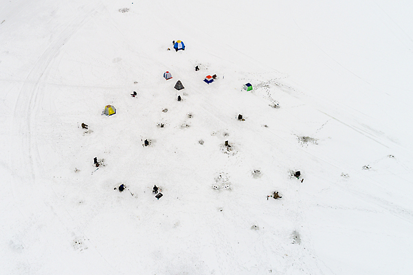 포토 JPG 해외이미지 계절 호수 겨울 낚시 휴가 텐트 어업 풍경 사람없음 야외 냉동 얼음 추위 흰색 구멍 정상 어부 고도 서리 낚시꾼 북쪽 눈내림 해외포토 자연요소 직업 산업 컬러 레저 눈_날씨 캠핑도구 방향 파일형식 이미지허브