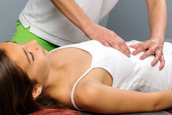 포토 JPG 해외이미지 라이프스타일 여자 어린이 포즈 신체 스트레스 관리 한명 신체부위 치료 건강관리 스파 스트레칭 시험 약재 긴급 마사지 흉부 지압 복지 테라피 물리치료 물리치료사 조작 치료사 해외포토 직업 1 교육 의학 건강 사람 생활 운동 뷰티 약 호흡기관 사회이슈 파일형식 이미지허브