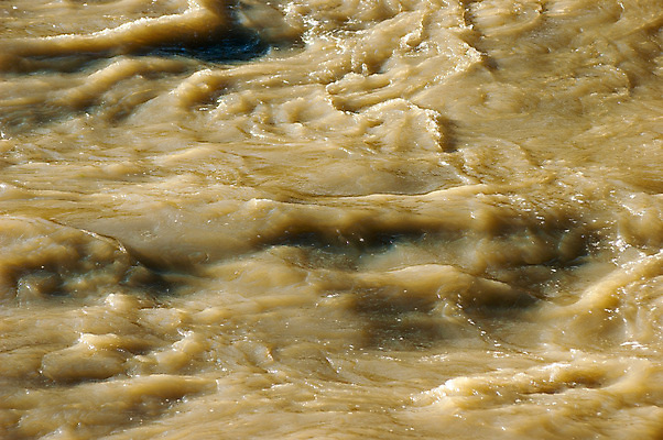 포토 JPG 해외이미지 자연 날씨 사람없음 물 강 갈색 환경 흐름 연못 액체 홍수 질감 웅덩이 먼지 진흙 낭비 그런지 해외포토 자연요소 컬러 컨셉 자연재해 생태계 파일형식 이미지허브