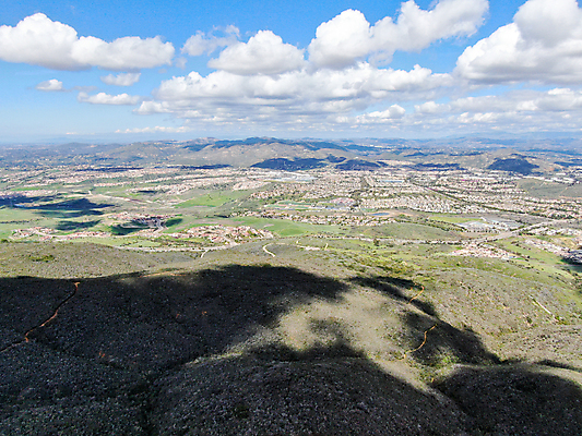 포토 JPG 해외이미지 구름 계절 여행 백그라운드 자연 하늘 산 건조 건강 풍경 사람없음 야외 빨간색 초록색 여름 파란색 운동 환경 계곡 맑음 미국 산책 트래킹 활발 산책로 하이킹 바위 캘리포니아 장면 이웃 조감도 해외포토 자연요소 길 컬러 컨셉 북아메리카 레저 날씨 휴식 돌_바위 생태계 파일형식 이미지허브
